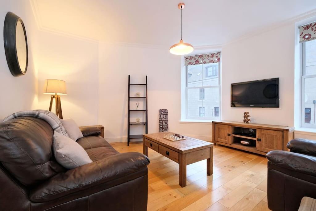 Modern & Spacious In Centre