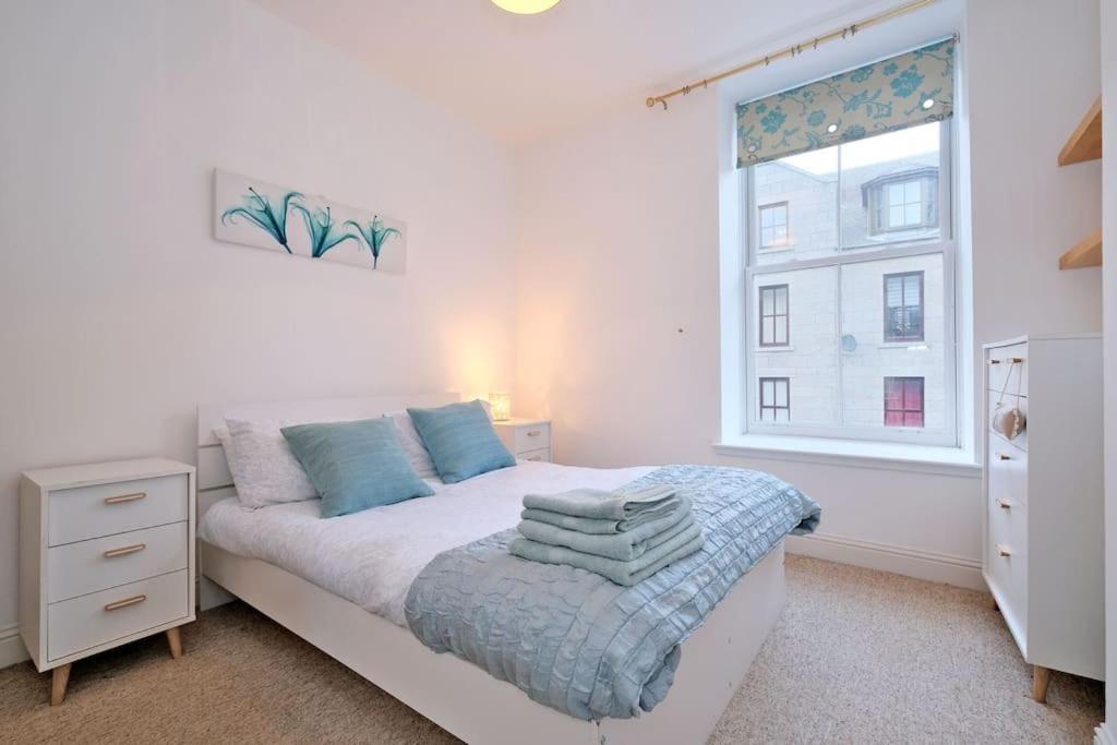 Modern & Spacious In Centre